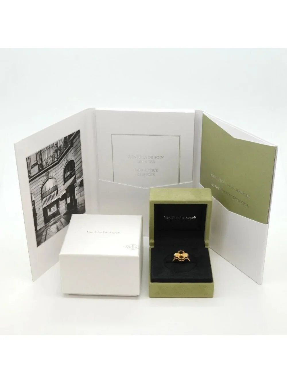 Van Cleef & Arpels Ring Vintage Alhambra Guilloche 18K Yellow Gold